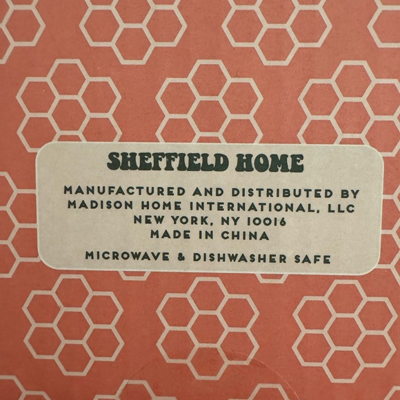 2 Set beautiful pink QUEEN mugs - Picture 5 of 5